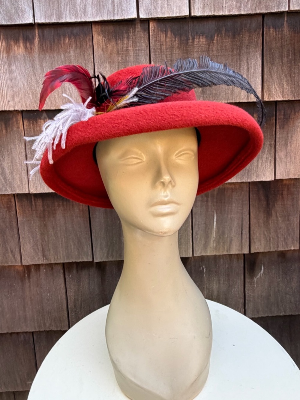Vintage church brim hat rich red fur felt & feathers Sz 6 3/4 Sm Georgette